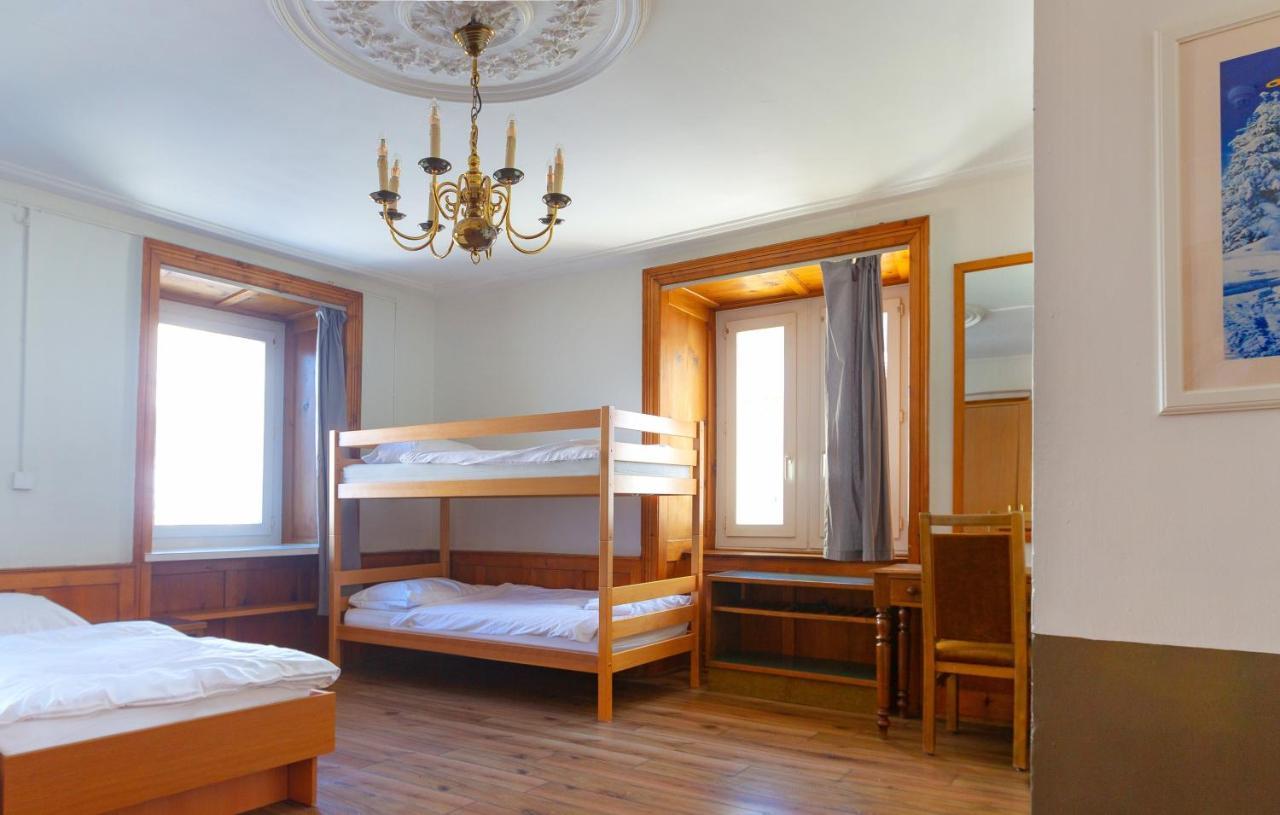 Hotel Jenatsch Парпан Екстер'єр фото