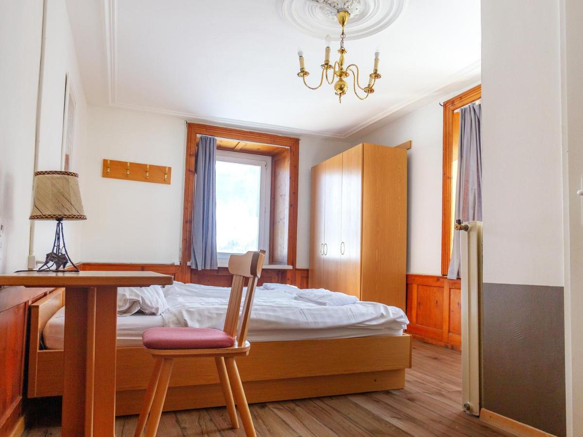 Hotel Jenatsch Парпан Екстер'єр фото