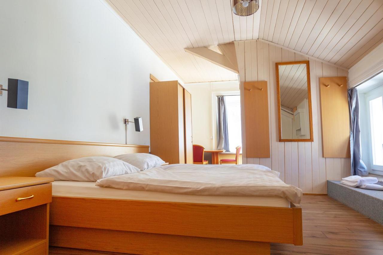 Hotel Jenatsch Парпан Екстер'єр фото